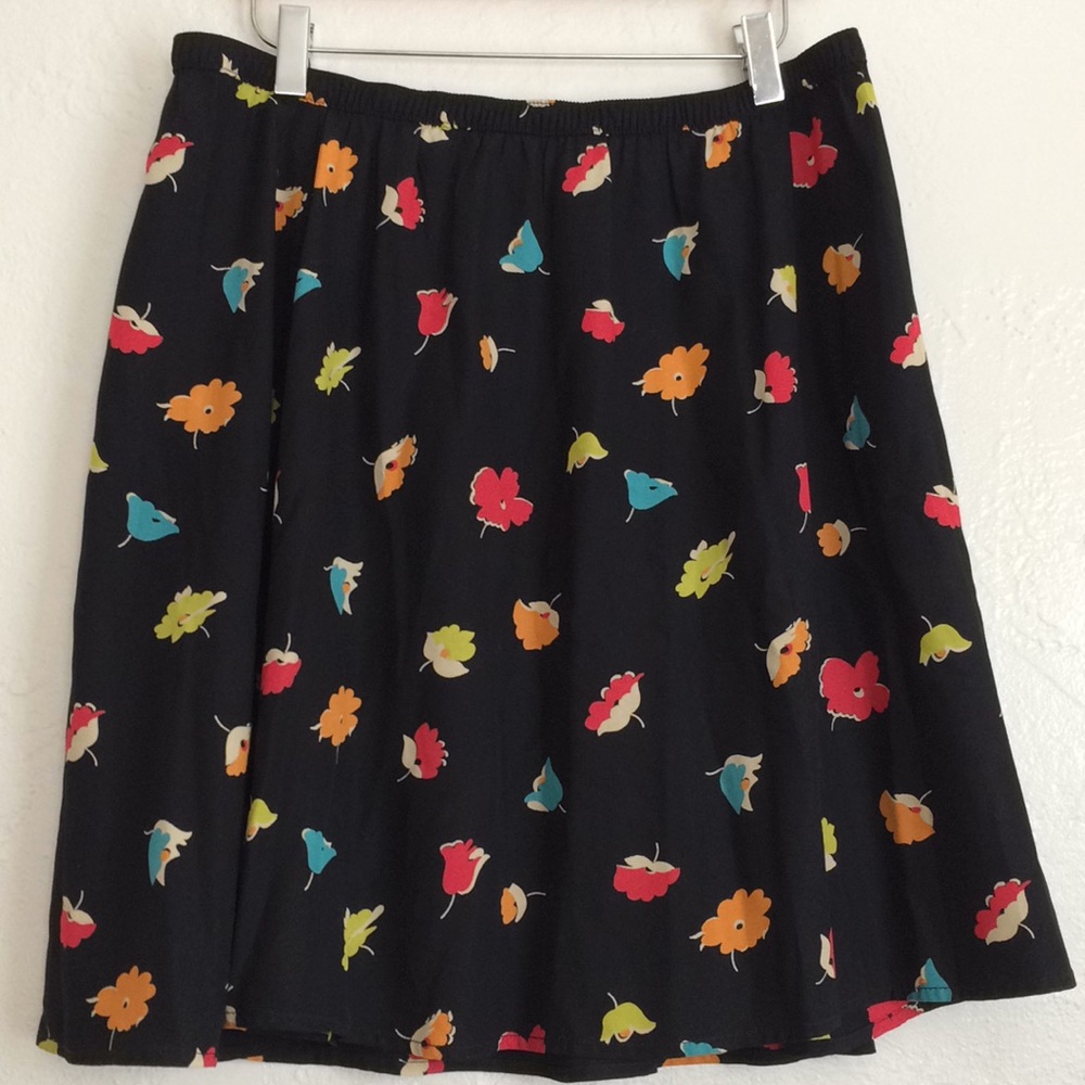 Eddie Bauer full floral rayon above knee skirt